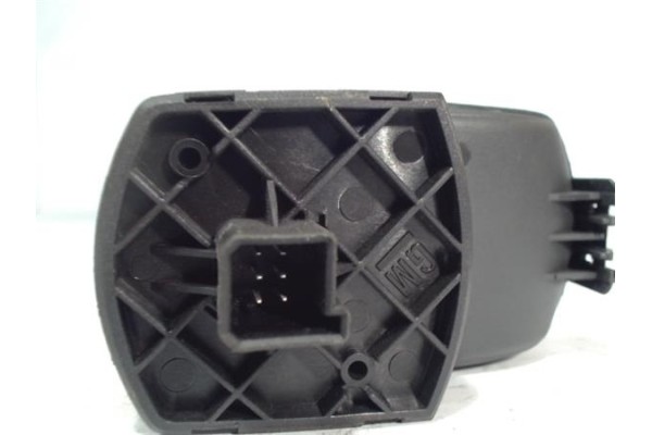 Recambio de mando elevalunas para opel corsa d 1.4 selective referencia OEM IAM 13189333 315625731 