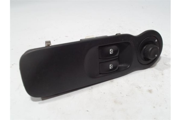 Recambio de mando elevalunas para renault modus i 1.5 pack dynamique referencia OEM IAM 8200277630  