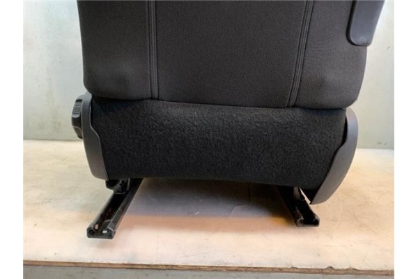 Recambio de asiento delantero derecho para citroen c1 1.2 feel referencia OEM IAM B000656680 B0009470EK 