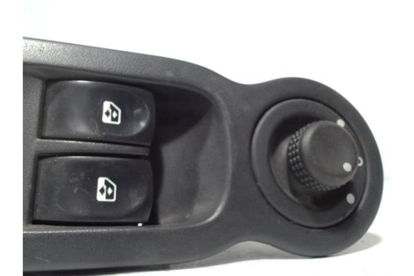 Recambio de mando elevalunas para renault modus i 1.5 pack dynamique referencia OEM IAM 8200277630  