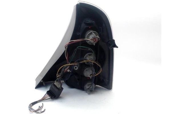 Recambio de piloto trasero izquierdo para renault clio ii fase i (b/cb0) 1.5 dci (b/cb07) referencia OEM IAM 265553462R  