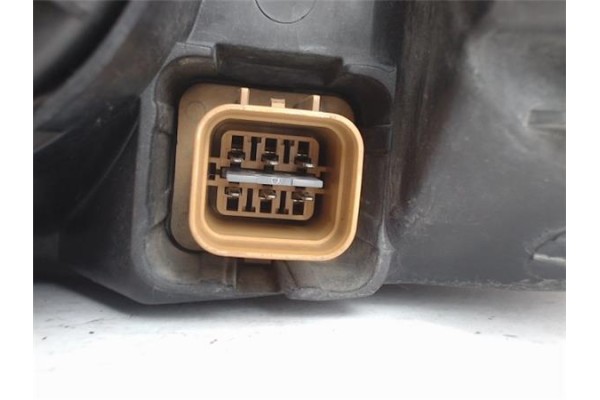 Recambio de faro delantero dcho para chevrolet captiva 2.0 d referencia OEM IAM 96626974  