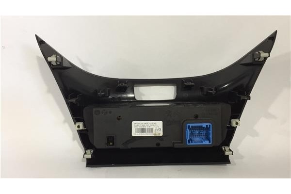 Recambio de mandos climatizador para peugeot 208 1.2 access referencia OEM IAM 96722471XU 1063177 