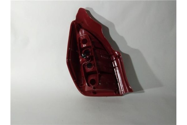 Recambio de piloto trasero derecho para citroen c2 1.4 cool referencia OEM IAM CI3044163  