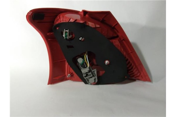 Recambio de piloto trasero derecho para toyota yaris (ksp9/scp9/nlp9) 1.0 básico referencia OEM IAM 16907552 TY3254153 