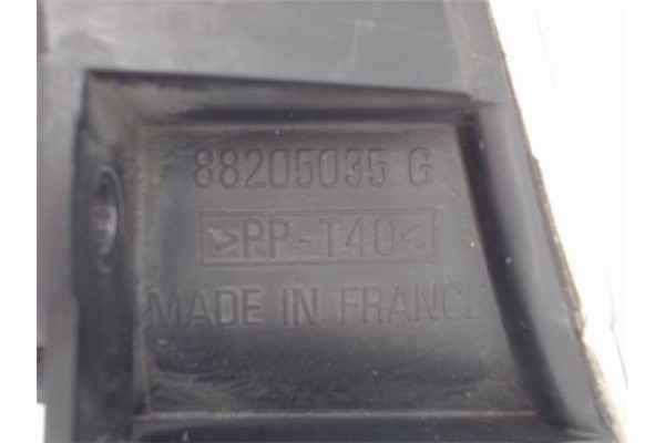 Recambio de faro delantero izquierdo para citroen xantia berlina (1998) 2.0 hdi 90 referencia OEM IAM 88205035G 60974410 