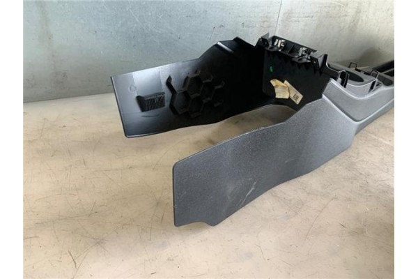 Recambio de consola para volkswagen polo v (6c1) 1.2 advance bmt referencia OEM IAM 6R0963243F  