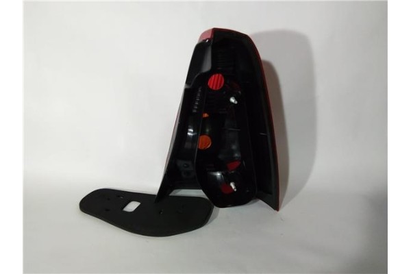 Recambio de piloto trasero izquierdo para dacia logan 1 1.5 ambiance referencia OEM IAM 16250131  