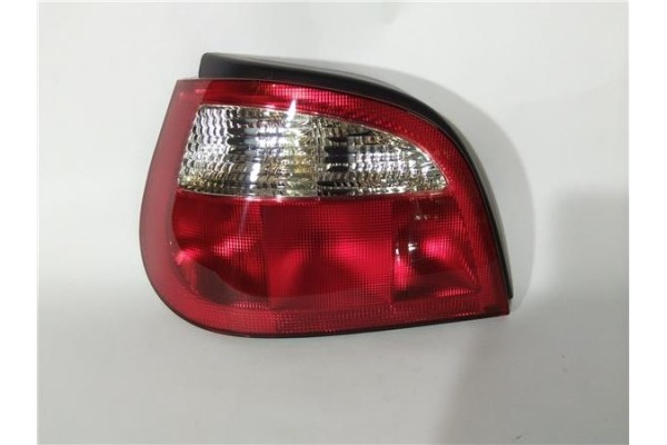 Recambio de piloto trasero izquierdo para renault megane i (ba0/1_) 1.9 dci referencia OEM IAM 04361001 42434087 