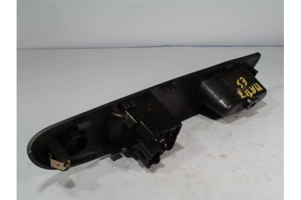 Recambio de mando elevalunas para daewoo matiz 1.0 cd referencia OEM IAM 96563824 96563826 