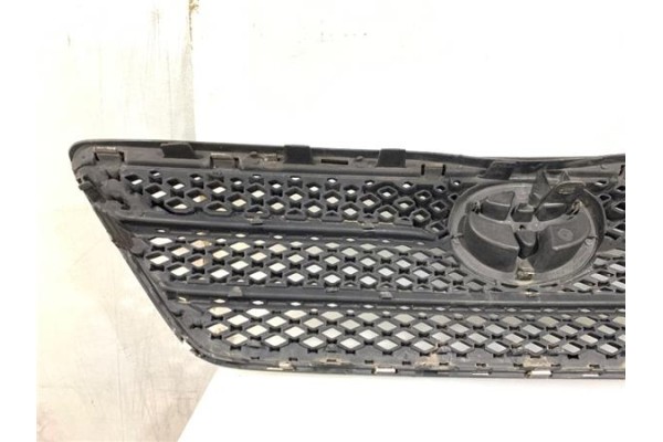 Recambio de rejilla capo para toyota corolla (e12) 1.6 vvt-i referencia OEM IAM 5310002010  