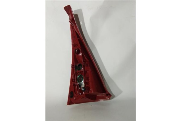 Recambio de piloto trasero derecho para citroen c3 1.1 furio referencia OEM IAM CI3204153  