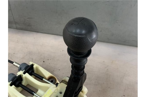 Recambio de conjunto palanca cambio velocidad para kia rio (jb) 1.4 16v referencia OEM IAM 437001G600VA  