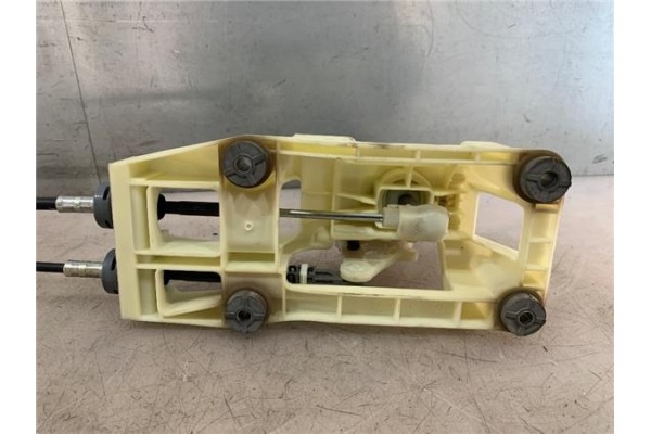 Recambio de conjunto palanca cambio velocidad para kia rio (jb) 1.4 16v referencia OEM IAM 437001G600VA  