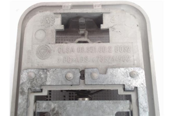 Recambio de luz trasero central techo para fiat ii panda (169) referencia OEM IAM 8851002 735244962  Recambio de luz trasero central techo para fiat ii panda (169) referencia OEM IAM 8851002 735244962