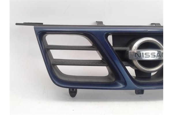 Recambio de rejilla capo para nissan x-trail (t30) 2.2 comfort referencia OEM IAM 623108H709  