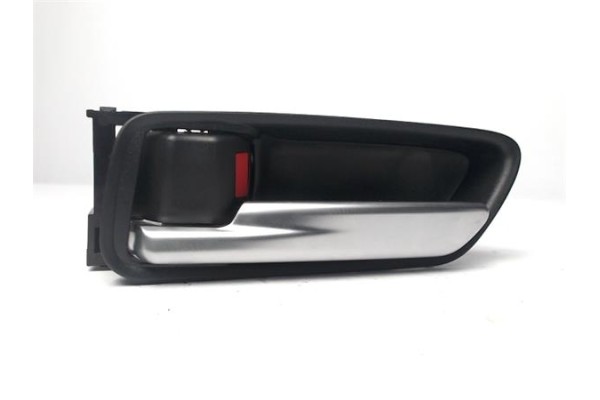 Recambio de manilla int. puerta delantero izquierda para toyota corolla 1.8 referencia OEM IAM 6927402190  