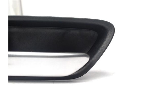 Recambio de manilla int. puerta delantero izquierda para toyota corolla 1.8 referencia OEM IAM 6927402190  
