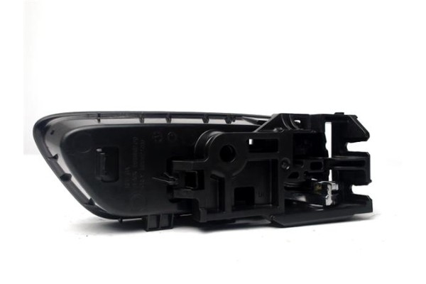 Recambio de manilla int. puerta delantero izquierda para toyota corolla 1.8 referencia OEM IAM 6927402190  