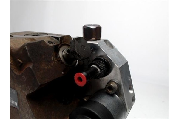 Recambio de bomba inyectora para bmw serie 5 berlina (e60) 520d referencia OEM IAM 7788670 0445010045 13517797413 , BMW | 135185