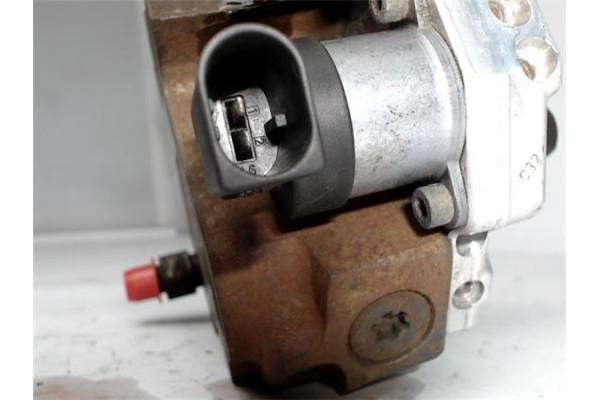Recambio de bomba inyectora para bmw serie 5 berlina (e60) 520d referencia OEM IAM 7788670 0445010045 13517797413 , BMW | 135185