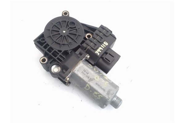 Recambio de motor elevalunas delantero izquierdo para audi a6 avant (4b5) 2.8 quattro referencia OEM IAM 0130821775  