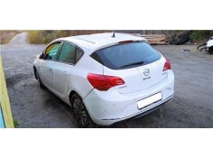 opel astra j berlina 5p del año 2015