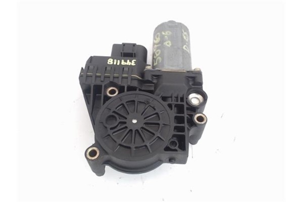 Recambio de motor elevalunas delantero izquierdo para audi a6 avant (4b5) 2.8 quattro referencia OEM IAM 0130821775  