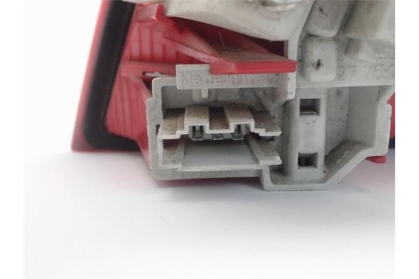 Recambio de piloto porton trasero izquierdo para audi a4 avant (8e) referencia OEM IAM 8P4945093B  