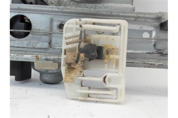 Recambio de mecanismo elevalunas trasero izquierdo para renault megane ii berlina 5p referencia OEM IAM   