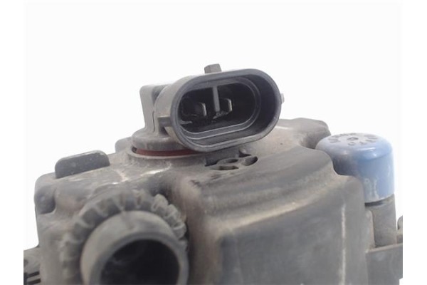 Recambio de faro antiniebla derecho para ford focus berlina (cap) referencia OEM IAM 2N1115201AB R89VA 8200074008 , RENAULT | 12