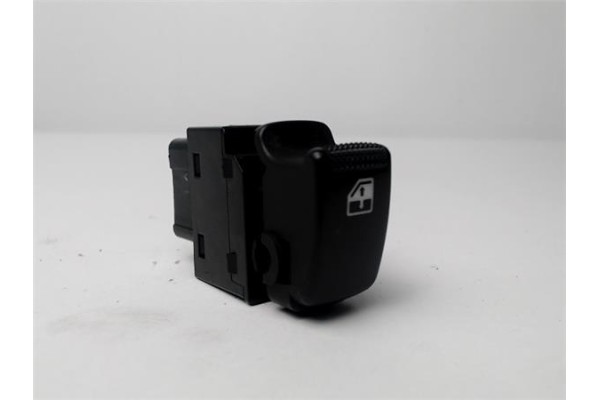 Recambio de mando elevalunas para kia sorento 2.5 crdi referencia OEM IAM   