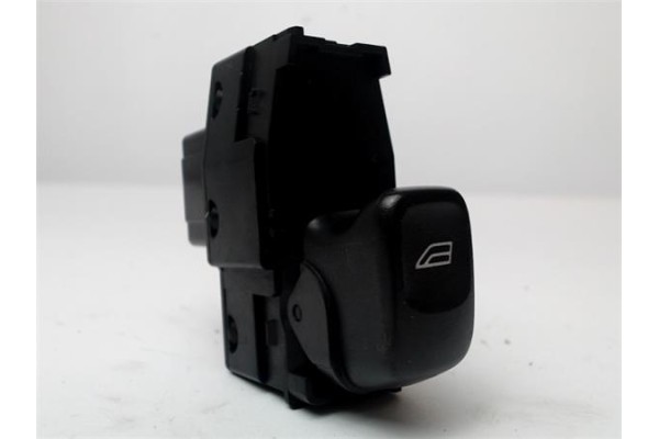 Recambio de mando elevalunas para volvo s 60 berlina 2.4 d5 referencia OEM IAM 30658696 55586 