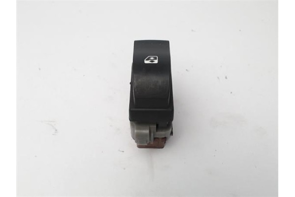Recambio de mando elevalunas para renault master ii caja/chasis (ed/hd/ud) 2.5 d referencia OEM IAM 28082  