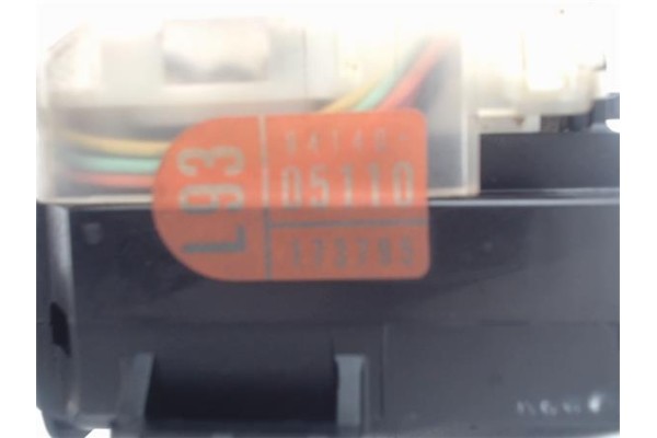 Recambio de mando intermitencia para toyota avensis berlina (t22) 2.0 vvt-i referencia OEM IAM 05110  
