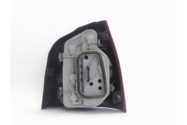 Recambio de piloto trasero izquierdo para volkswagen polo iv (9n1) 1.9 tdi referencia OEM IAM 6Q6945095G  