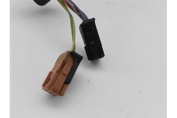 Recambio de retrovisor electrico izquierdo para citroen c5 berlina 2.0 hdi (dcrhzb, dcrhze) referencia OEM IAM 2283451M 12283040
