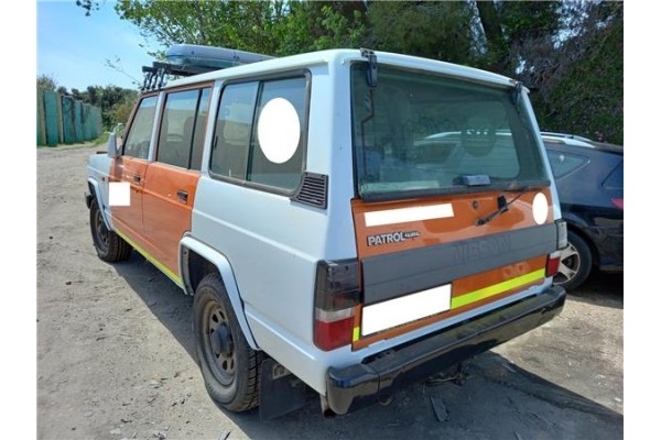 nissan patrol station wagon (w260) del año 1990
