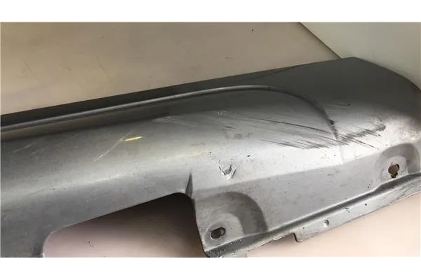 Recambio de spoiler talonera lat. derecha para bmw serie 3 compacto (e46) 1.8 316ti referencia OEM IAM 7122526  