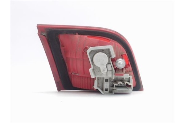Recambio de piloto porton trasero derecho para audi a4 avant (8e) referencia OEM IAM 8P4945094B  