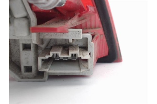 Recambio de piloto porton trasero derecho para audi a4 avant (8e) referencia OEM IAM 8P4945094B  