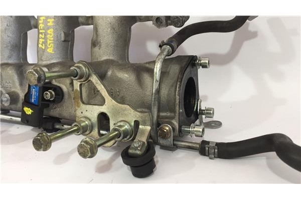 Recambio de colector admision para opel astra h gtc 1.9 cdti referencia OEM IAM 35192747 0280002437 