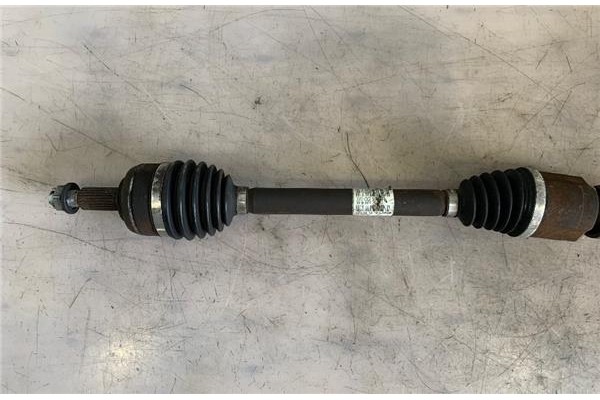 Recambio de palier delantero derecho para renault megane iii berlina 5p 1.2 bose edition referencia OEM IAM 391006270R  