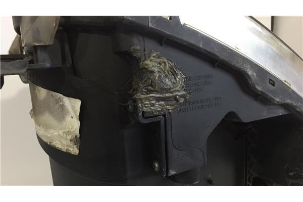 Recambio de faro delantero izquierdo para land rover discovery 2.7 td referencia OEM IAM XBC001072  