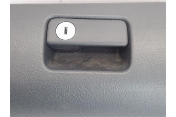 Recambio de guantera salpicadero para toyota avensis berlina (t22) 2.0 vvt-i referencia OEM IAM 5555005070  
