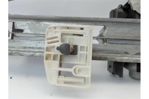 Recambio de mecanismo elevalunas trasero izquierdo para renault megane ii berlina 5p referencia OEM IAM   