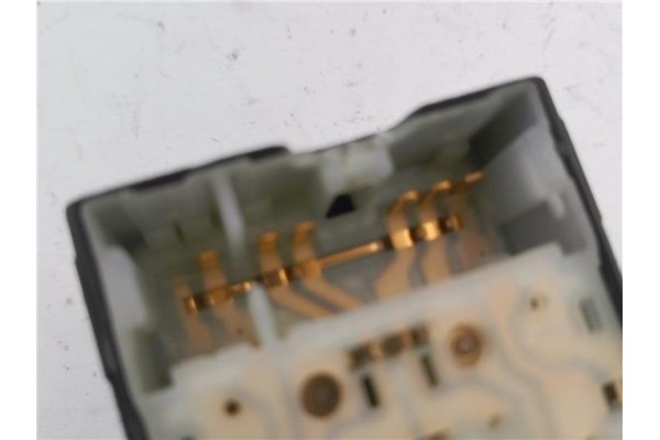 Recambio de mando elevalunas delantero izquierdo para nissan micra (k12e) 1.2 16v referencia OEM IAM 25401AX600  