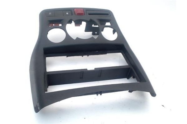 Recambio de embellecedor consola central para citroen c3 picasso 1.6 exclusive referencia OEM IAM 823118  