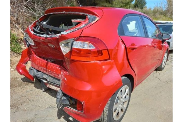 kia rio (ub) del año 2015