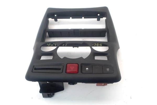 Recambio de embellecedor consola central para citroen c3 picasso 1.6 exclusive referencia OEM IAM 823118  